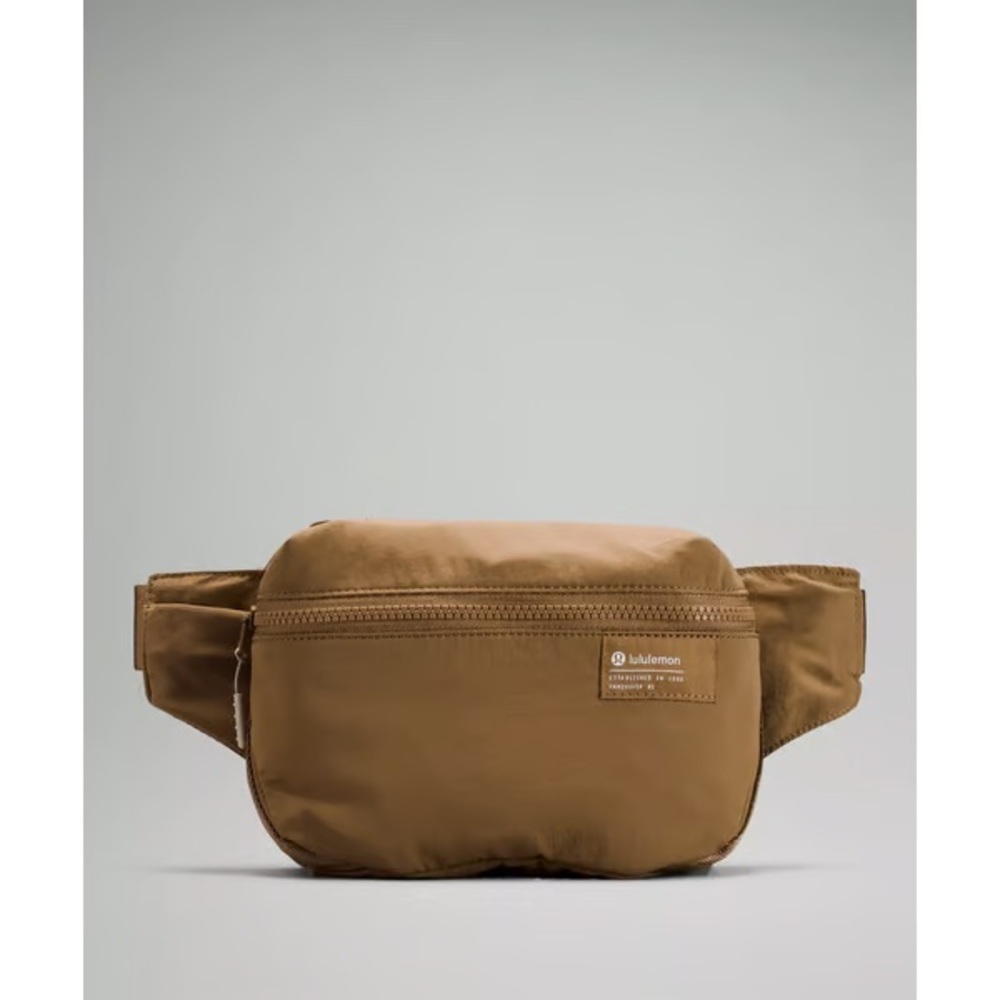 🤎Artifact🤎 Clean Lines Belt Bag